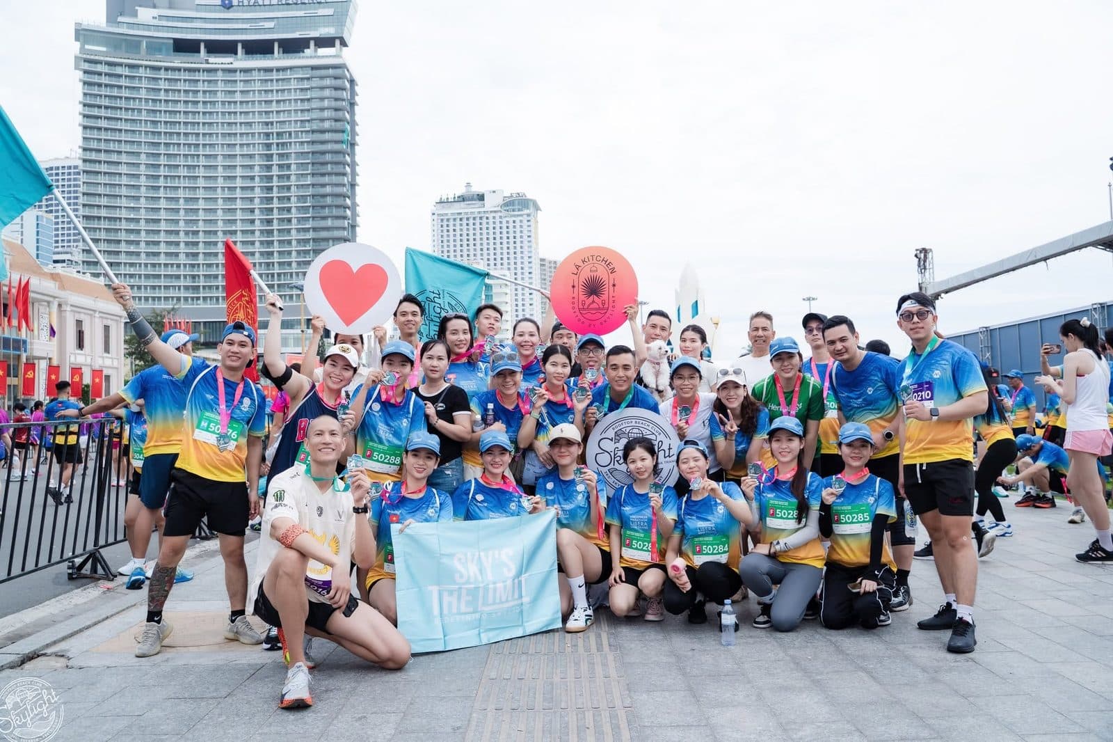 #TeamSKYLIGHT tại VnExpress Nha Trang Marathon 2025